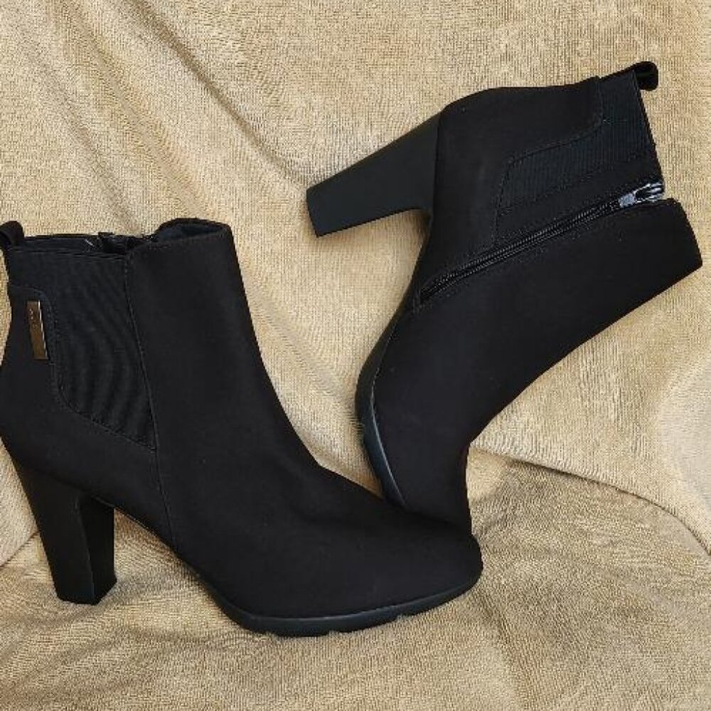 Anne Klein iflex Black Round Toe Chunky Heel Water Repellent Booties 8.5 M